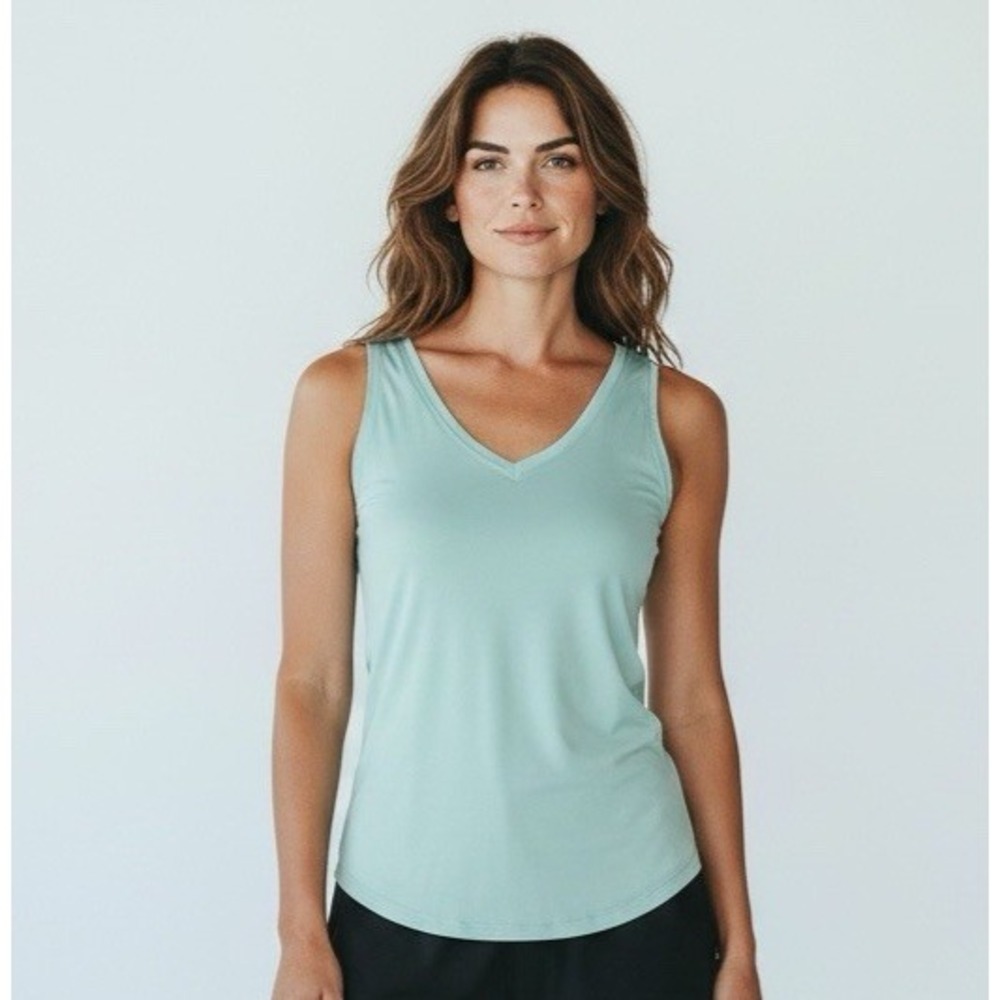 Title Nine Women's XS V-Neck Tank Blue EUC